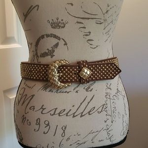 Gorgeous Vintage Sand Castles NY Gold Studded Belt